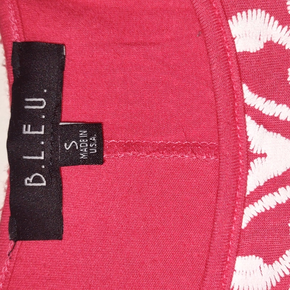 Small B.L.E.U top - Picture 2 of 4